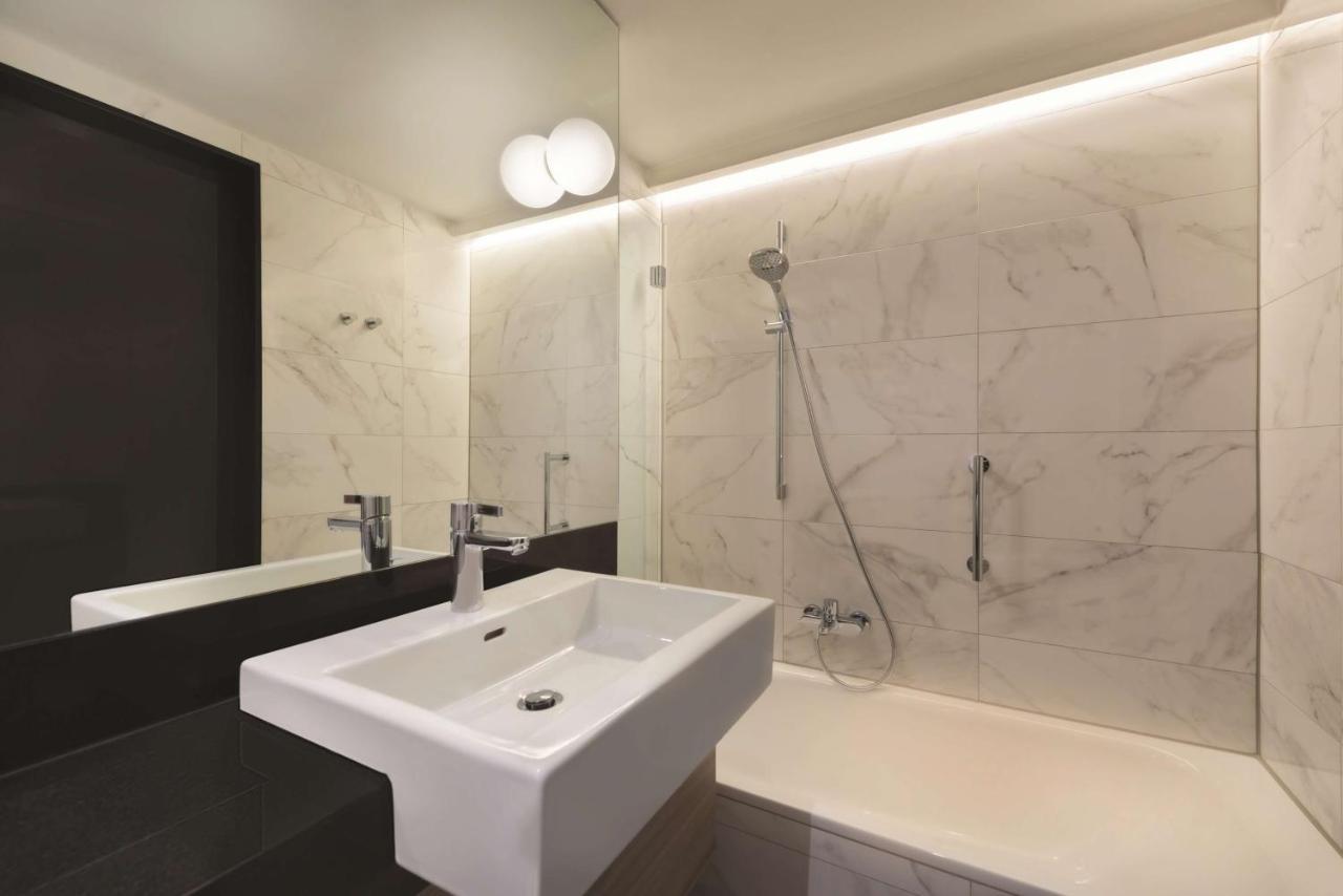 Hotel Adina Speicherstadt Amburgo