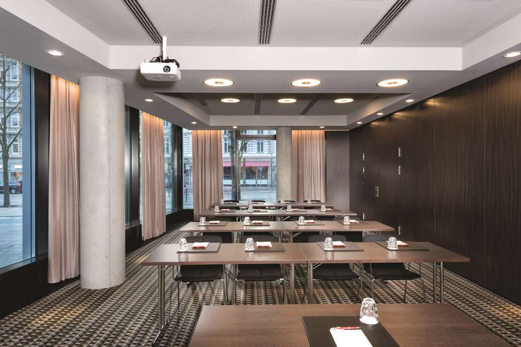 Hotel Adina Speicherstadt Amburgo